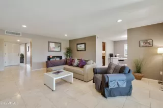 Photo #5: 6348356 Listing