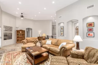 Photo #6: 6348760 Listing 