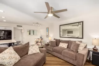 Photo #4: 6348853 Listing