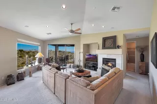 Photo #6: 6348957 Listing