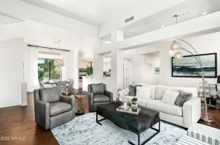 Photo #5: 6349086 Listing