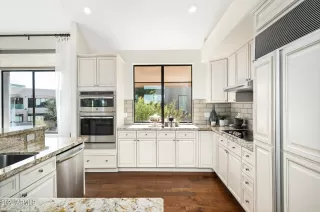 Photo #6: 6349086 Listing