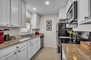 Photo #5: 6349625 Listing