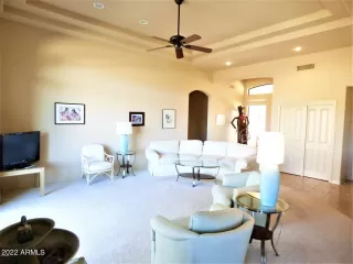 Photo #5: 6349635 Listing