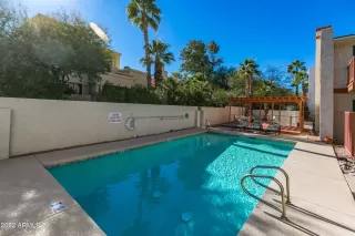 Photo #5: 6349647 Listing