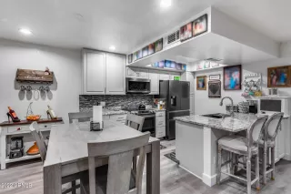 Photo #3: 6349670 Listing