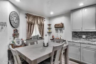 Photo #4: 6349670 Listing