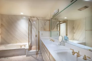 Photo #5: 6349796 Listing