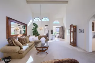 Photo #6: 6349969 Listing