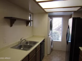 Photo #5: 6350102 Listing