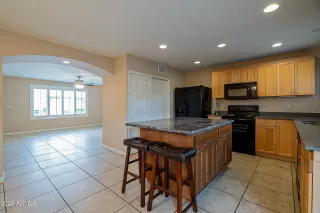 Photo #6: 6350329 Listing