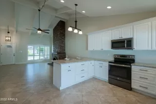 Photo #5: 6350345 Listing