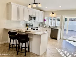 Photo #6: 6350345 Listing