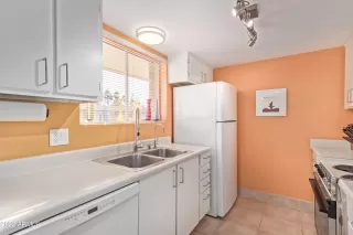 Photo #5: 6350891 Listing