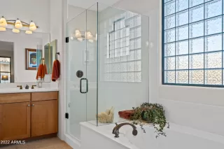 Photo #4: 6350913 Listing