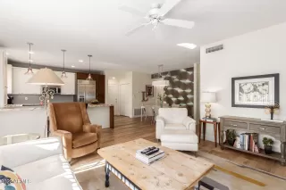 Photo #2: 6351088 Listing 