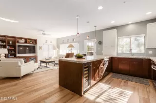 Photo #3: 6351088 Listing 