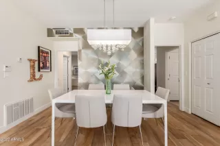 Photo #4: 6351088 Listing 