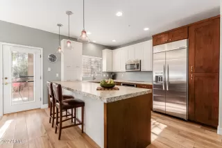 Photo #6: 6351088 Listing 