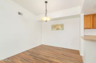 Photo #5: 6351106 Listing 