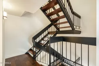 Photo #5: 6351221 Listing