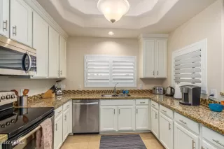 Photo #5: 6351327 Listing