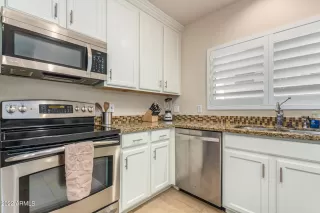 Photo #6: 6351327 Listing