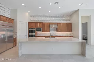 Photo #2: 6351493 Listing