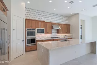 Photo #3: 6351493 Listing