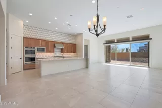 Photo #5: 6351493 Listing