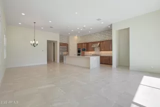 Photo #6: 6351493 Listing