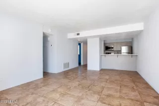 Photo #4: 6351529 Listing