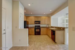 Photo #6: 6351559 Listing