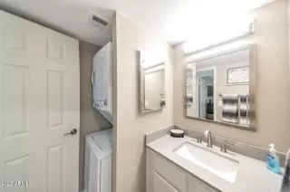 Photo #6: 6351657 Listing