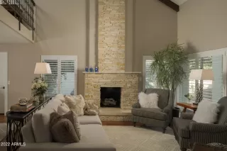 Photo #3: 6352020 Listing