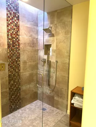 Photo #4: 6352634 Listing