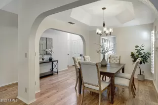 Photo #5: 6352729 Listing