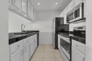 Photo #6: 6352783 Listing