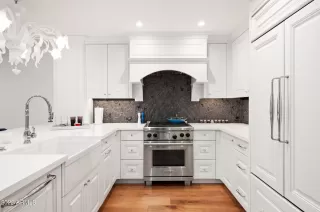 Photo #2: 6353262 Listing