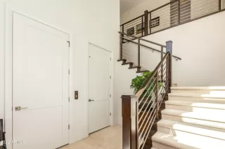 Photo #6: 6353368 Listing