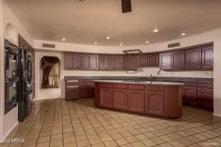 Photo #6: 6353572 Listing