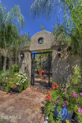 Photo #2: 6353609 Listing