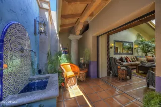 Photo #5: 6353609 Listing