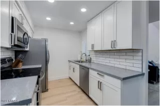 Photo #4: 6353619 Listing