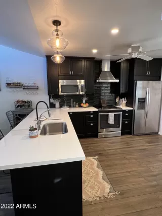 Photo #5: 6353643 Listing