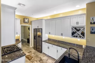 Photo #6: 6353644 Listing