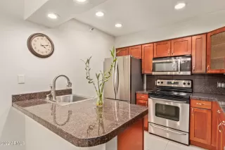 Photo #5: 6353709 Listing