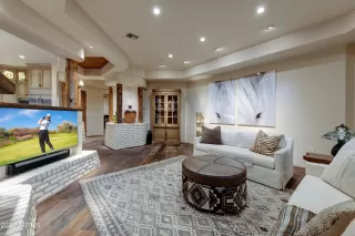 Photo #2: 6354187 Listing