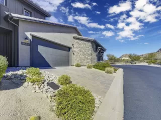 Photo #6: 6355157 Listing 