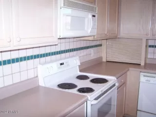 Photo #4: 6355280 Listing